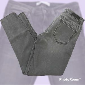 🌹 2/$20 ZARA gray wash embellished skinny jeans!